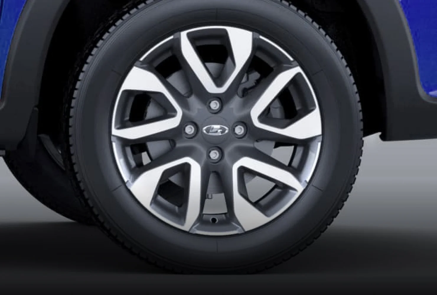 15" литой диск Granta Cross крупным планом